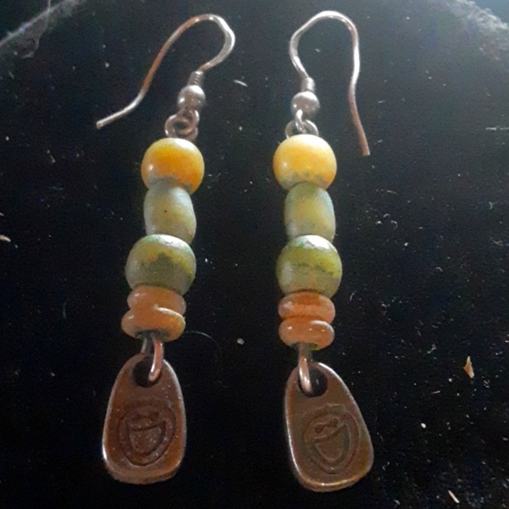 Elegant Dangle Earrings with Tapered Design - Picture 1 of 4